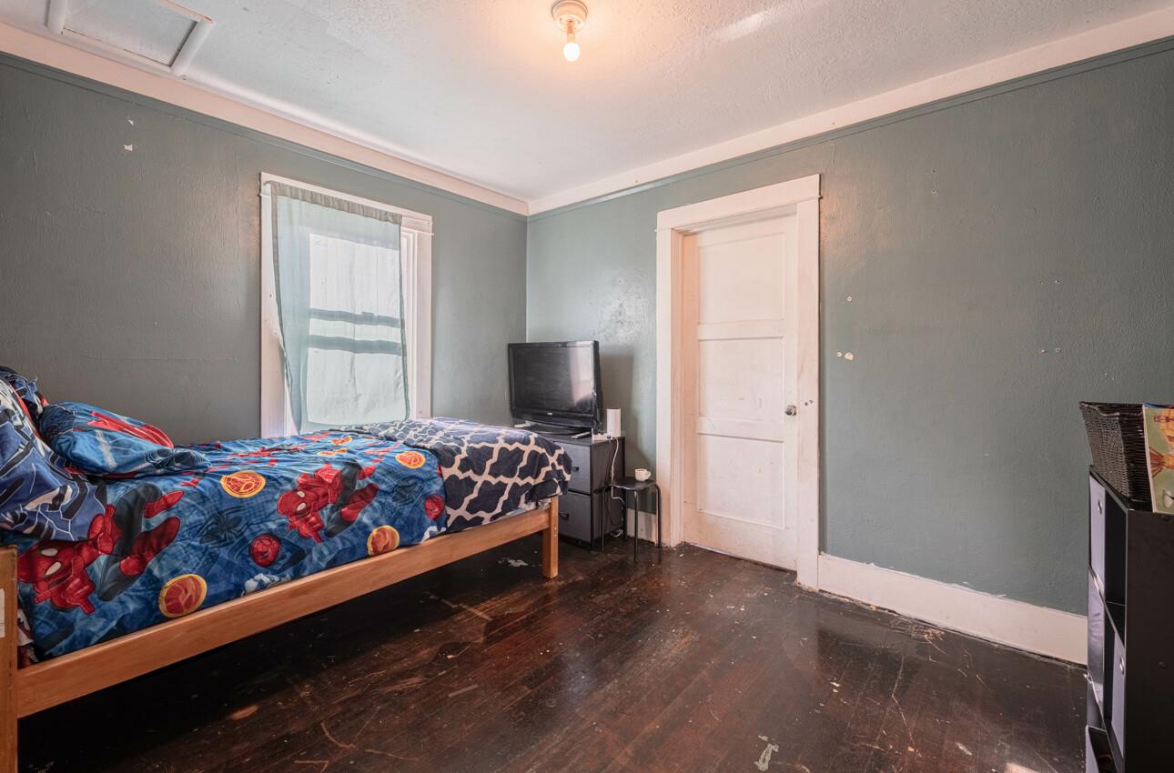 Detail Gallery Image 17 of 28 For 121 Oak St, Salinas,  CA 93901 - 3 Beds | 2 Baths
