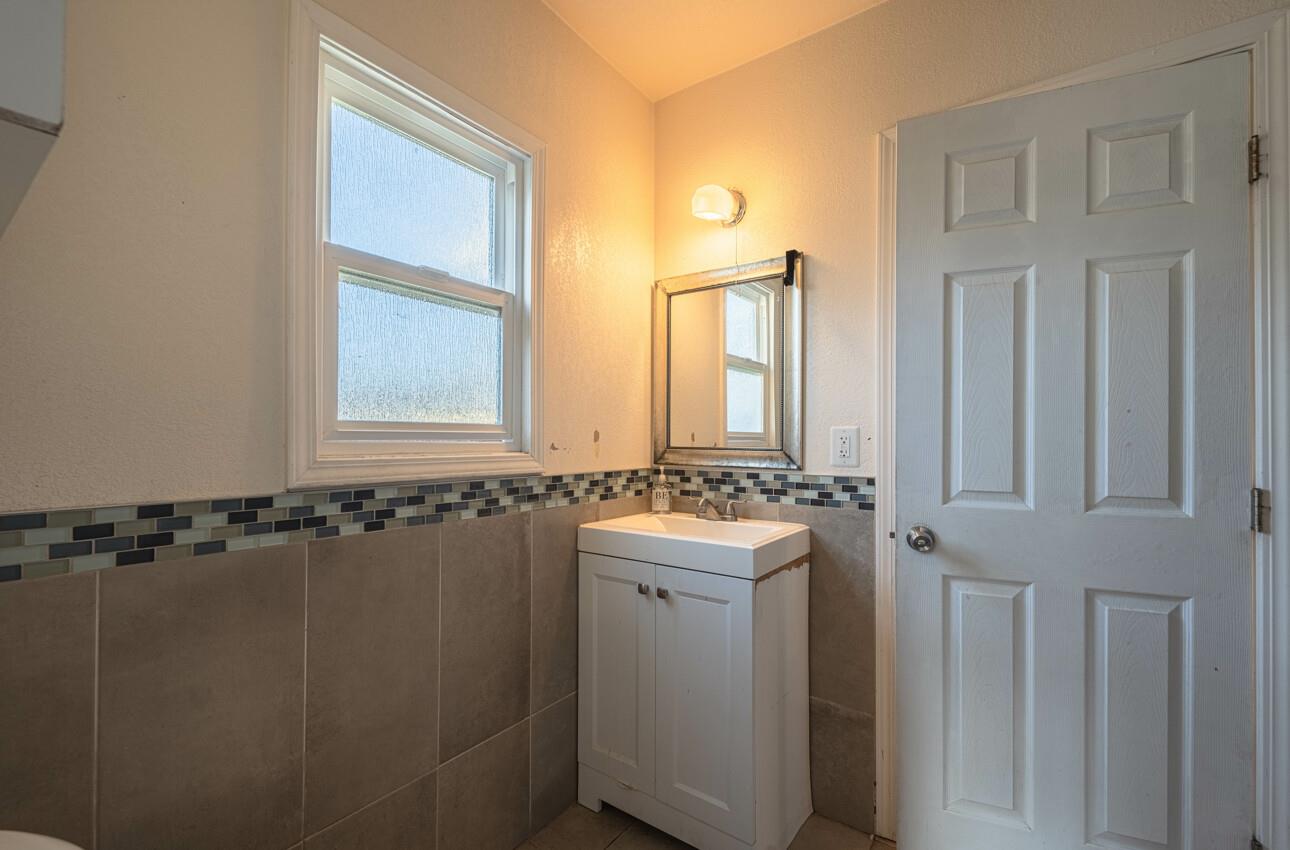 Detail Gallery Image 24 of 28 For 121 Oak St, Salinas,  CA 93901 - 3 Beds | 2 Baths