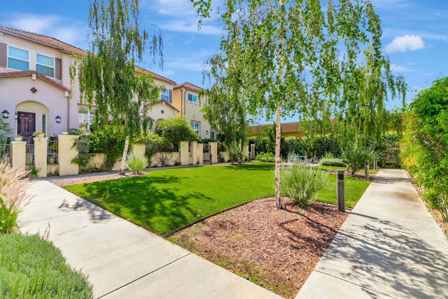Detail Gallery Image 2 of 60 For 867 Neal, San Jose,  CA 95128 - 3 Beds | 2/1 Baths