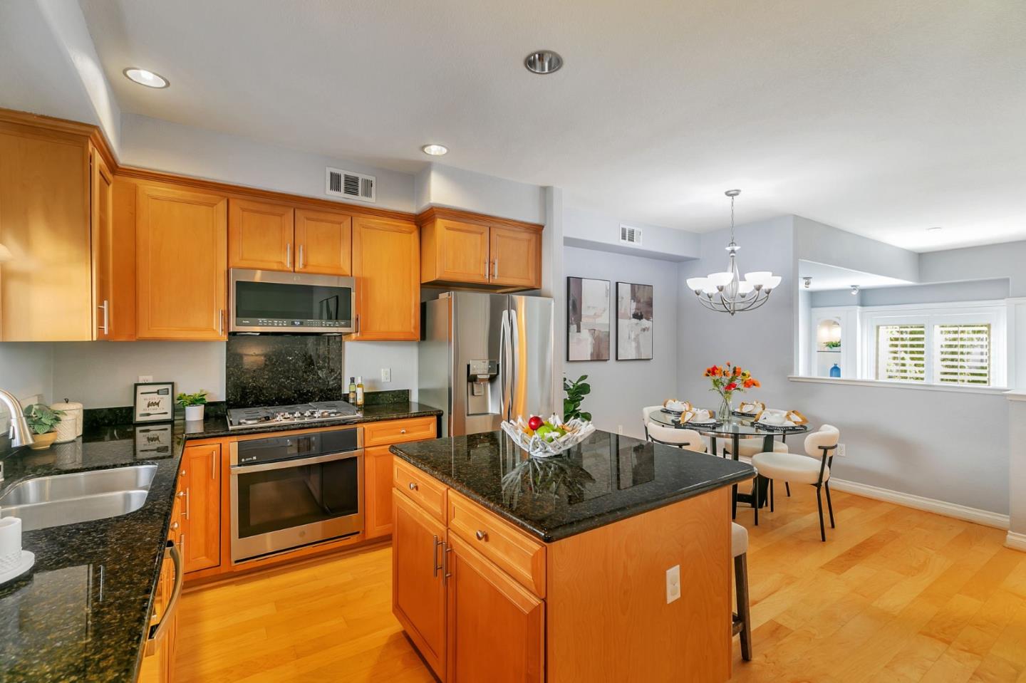 Detail Gallery Image 26 of 60 For 867 Neal, San Jose,  CA 95128 - 3 Beds | 2/1 Baths