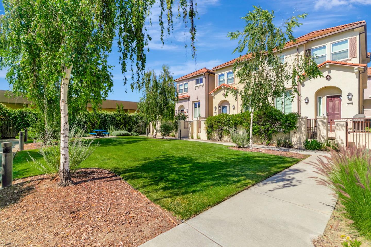 Detail Gallery Image 3 of 60 For 867 Neal, San Jose,  CA 95128 - 3 Beds | 2/1 Baths