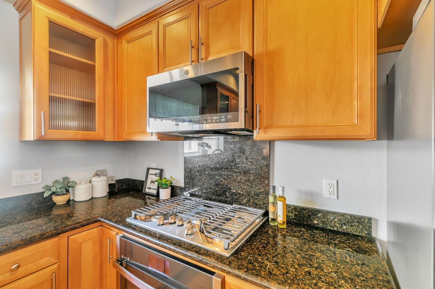 Detail Gallery Image 31 of 60 For 867 Neal, San Jose,  CA 95128 - 3 Beds | 2/1 Baths