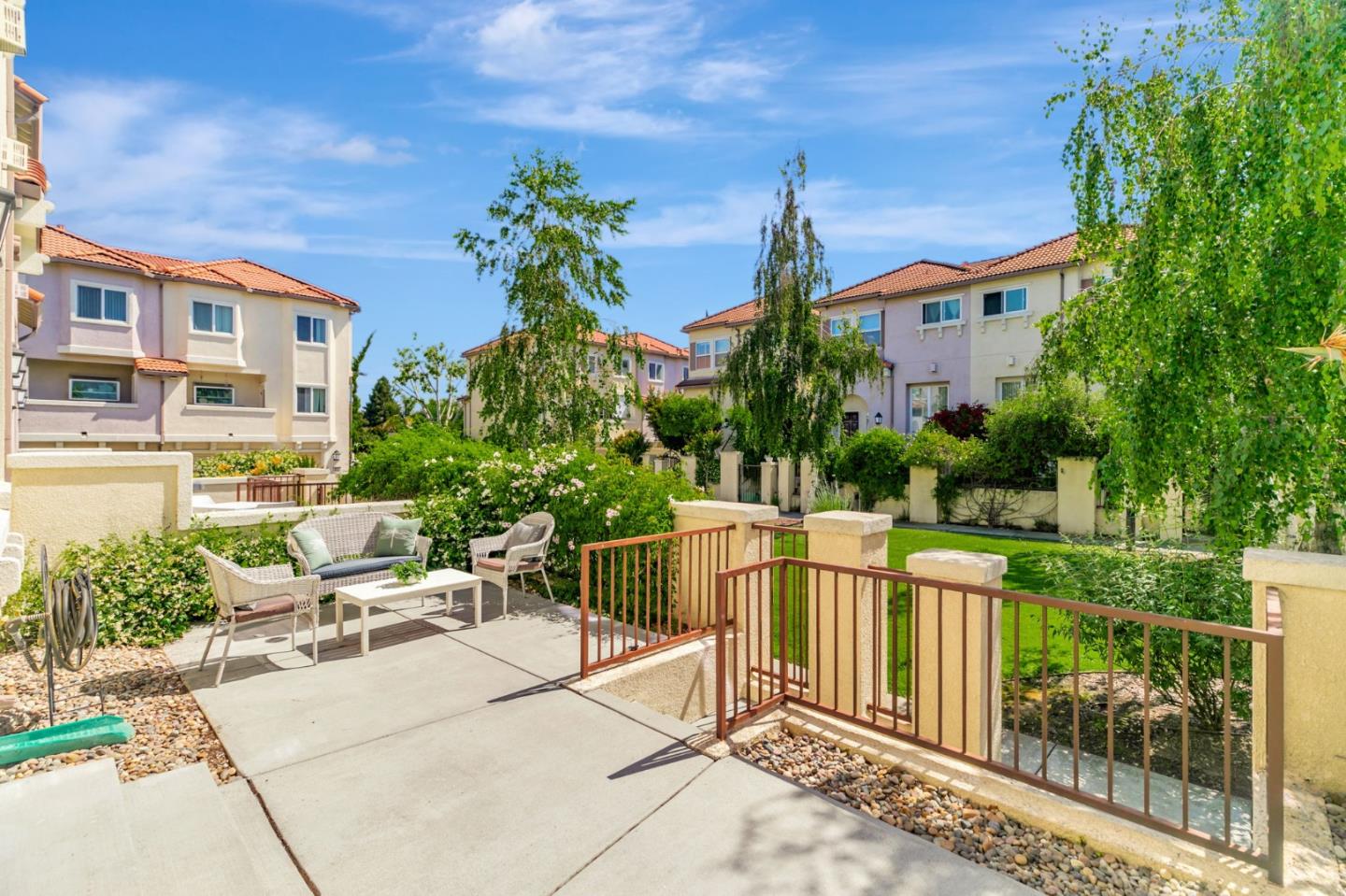 Detail Gallery Image 5 of 60 For 867 Neal, San Jose,  CA 95128 - 3 Beds | 2/1 Baths