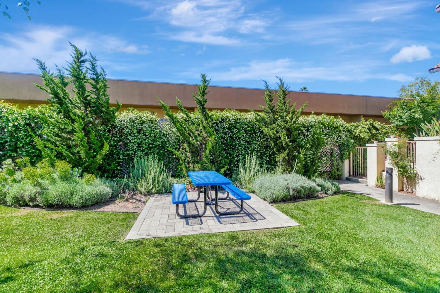 Detail Gallery Image 60 of 60 For 867 Neal, San Jose,  CA 95128 - 3 Beds | 2/1 Baths