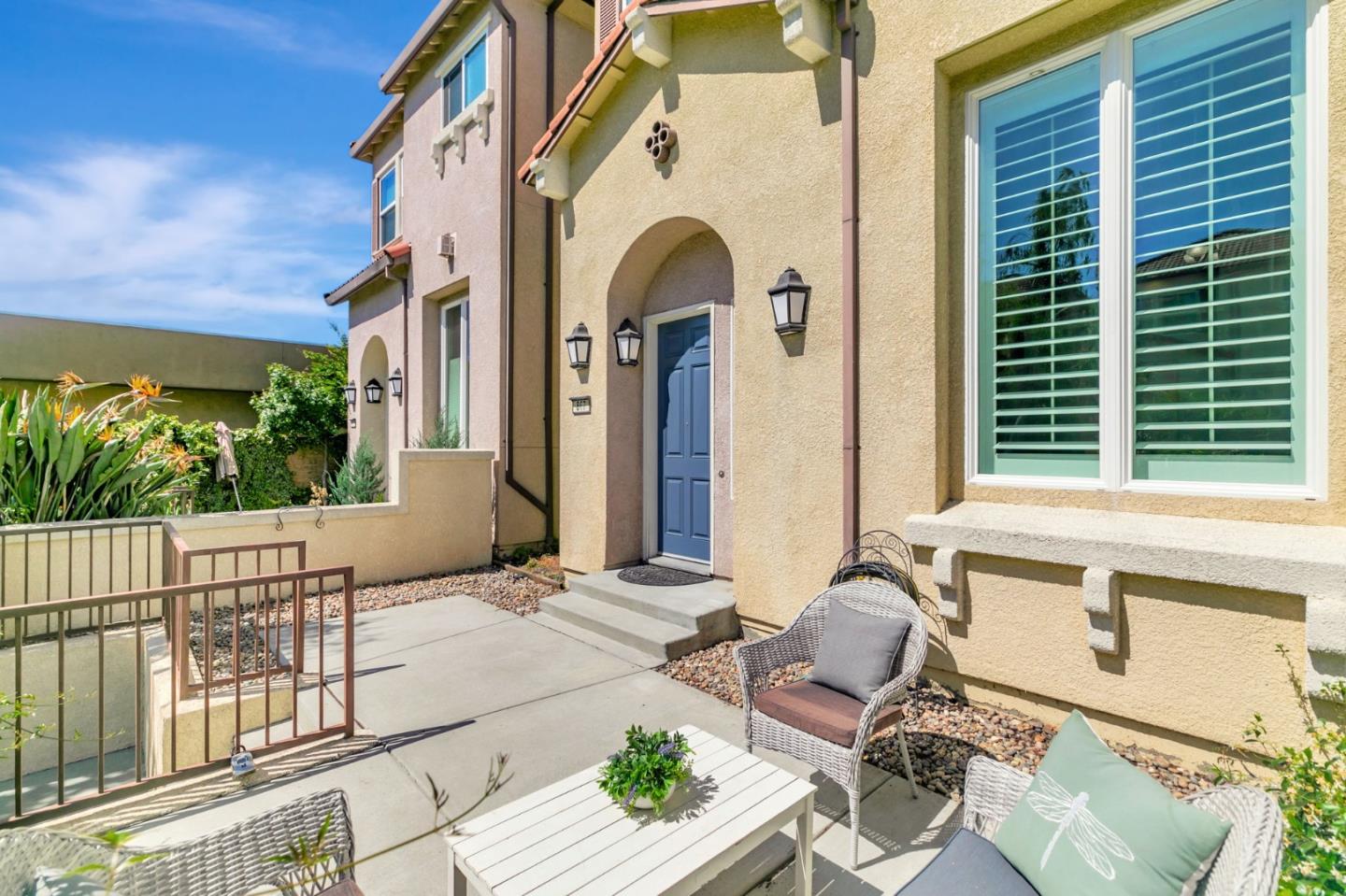 Detail Gallery Image 7 of 60 For 867 Neal, San Jose,  CA 95128 - 3 Beds | 2/1 Baths