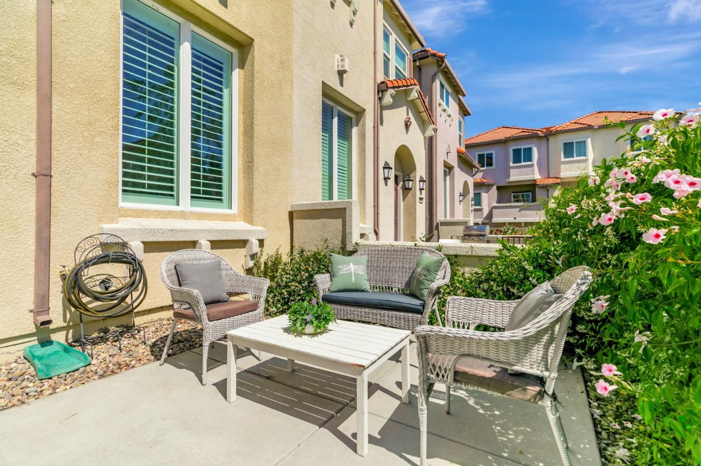 Detail Gallery Image 9 of 60 For 867 Neal, San Jose,  CA 95128 - 3 Beds | 2/1 Baths