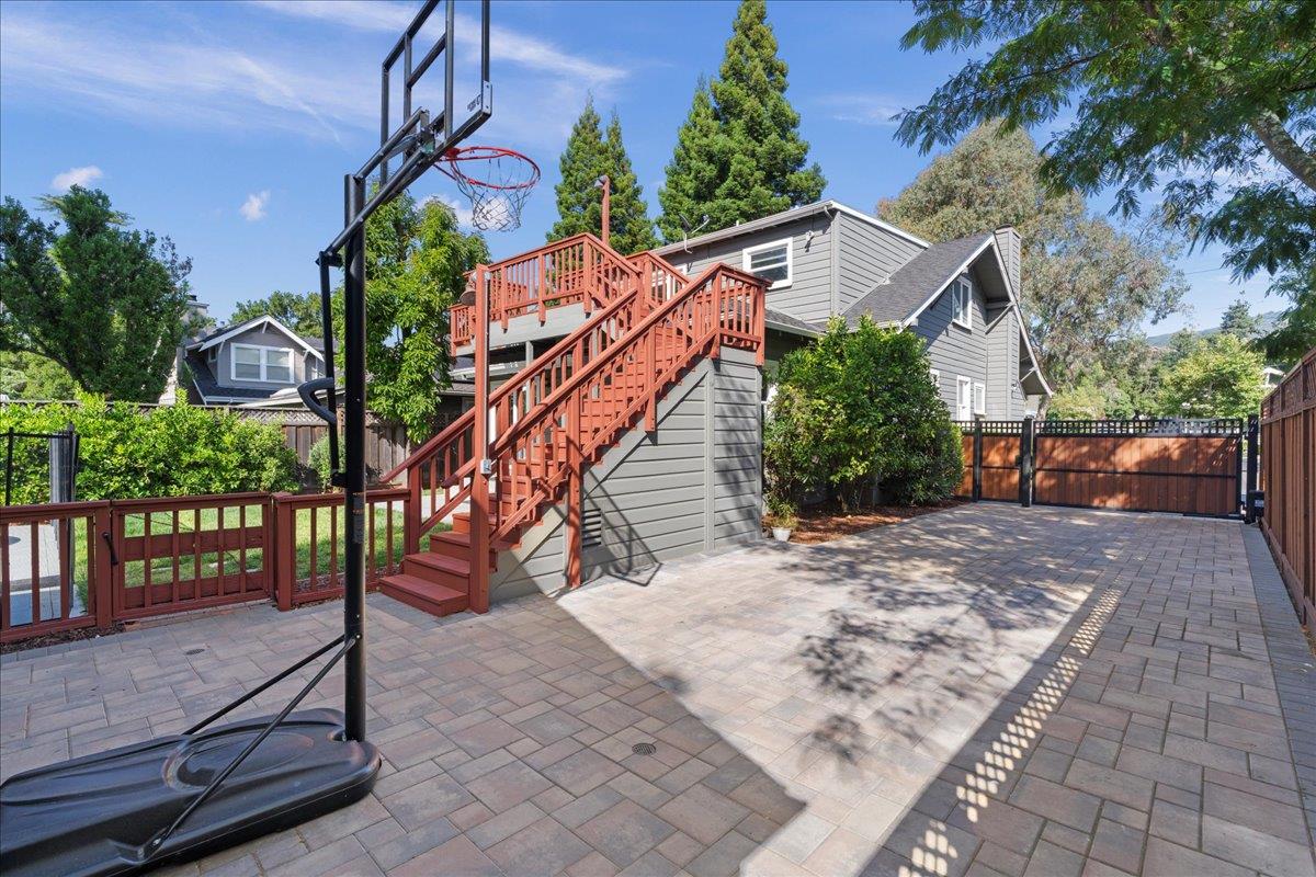 Detail Gallery Image 15 of 27 For 249 Los Gatos Blvd, Los Gatos,  CA 95030 - 5 Beds | 4 Baths