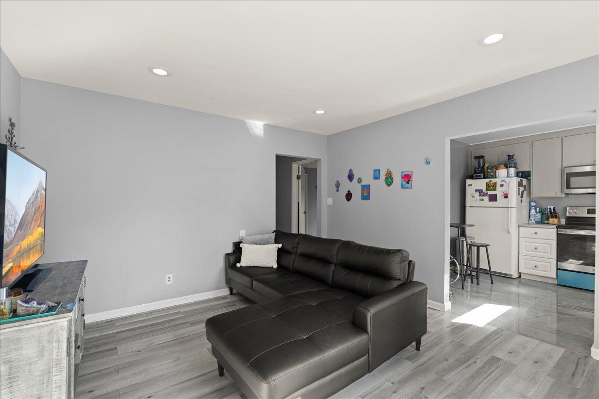 Detail Gallery Image 16 of 27 For 249 Los Gatos Blvd, Los Gatos,  CA 95030 - 5 Beds | 4 Baths