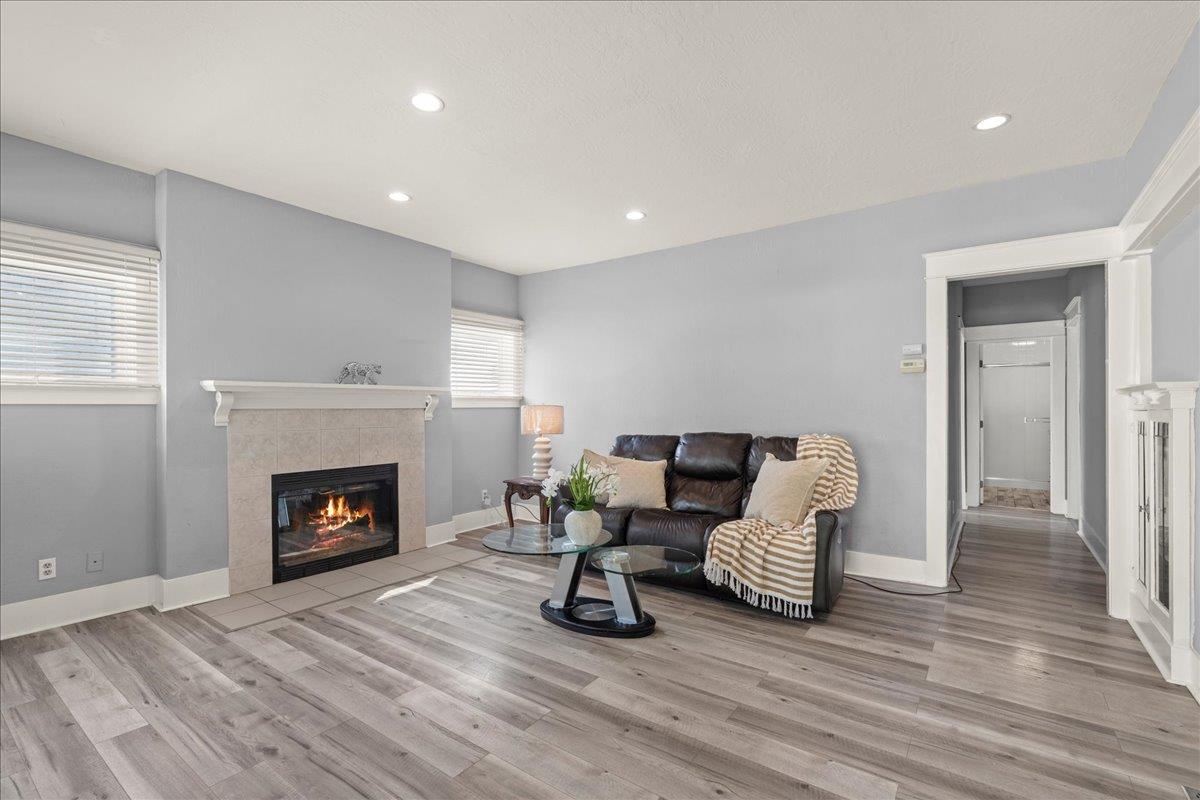 Detail Gallery Image 4 of 27 For 249 Los Gatos Blvd, Los Gatos,  CA 95030 - 5 Beds | 4 Baths
