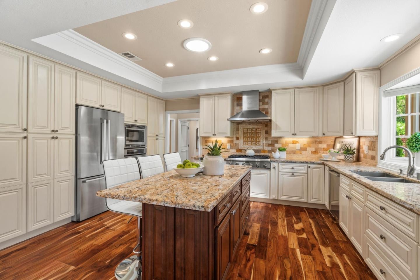 Detail Gallery Image 15 of 57 For 14811 Vickery Ave, Saratoga,  CA 95070 - 6 Beds | 5 Baths