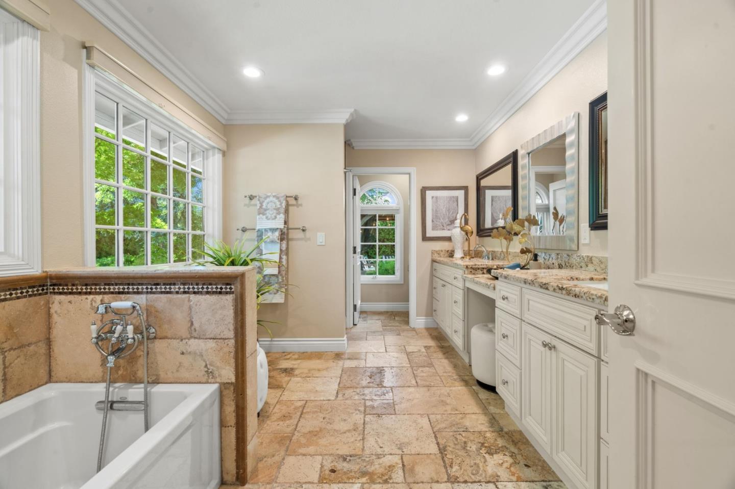 Detail Gallery Image 24 of 57 For 14811 Vickery Ave, Saratoga,  CA 95070 - 6 Beds | 5 Baths