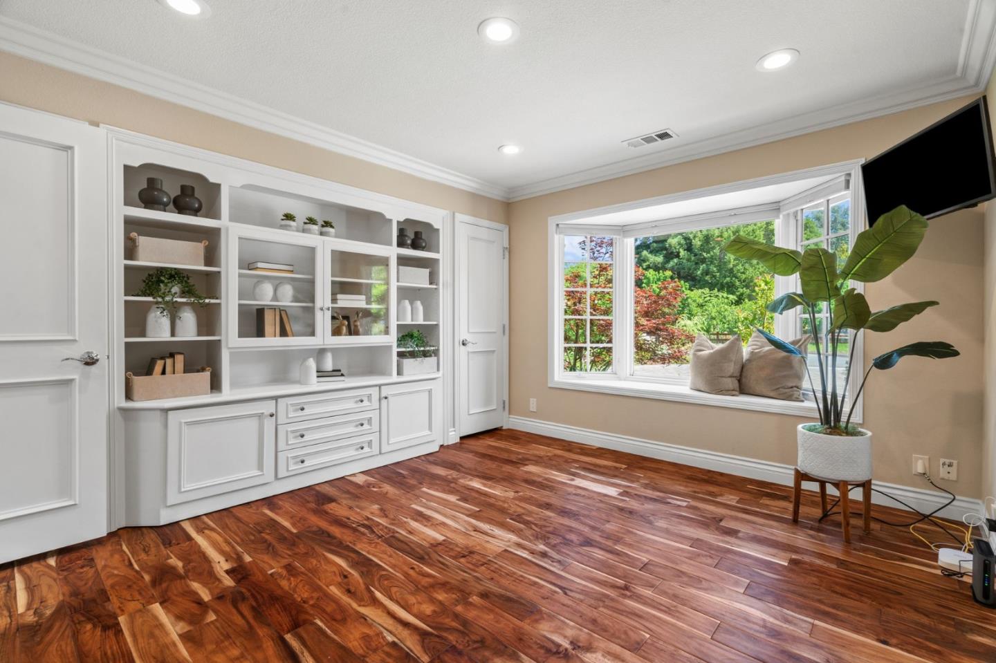 Detail Gallery Image 31 of 57 For 14811 Vickery Ave, Saratoga,  CA 95070 - 6 Beds | 5 Baths