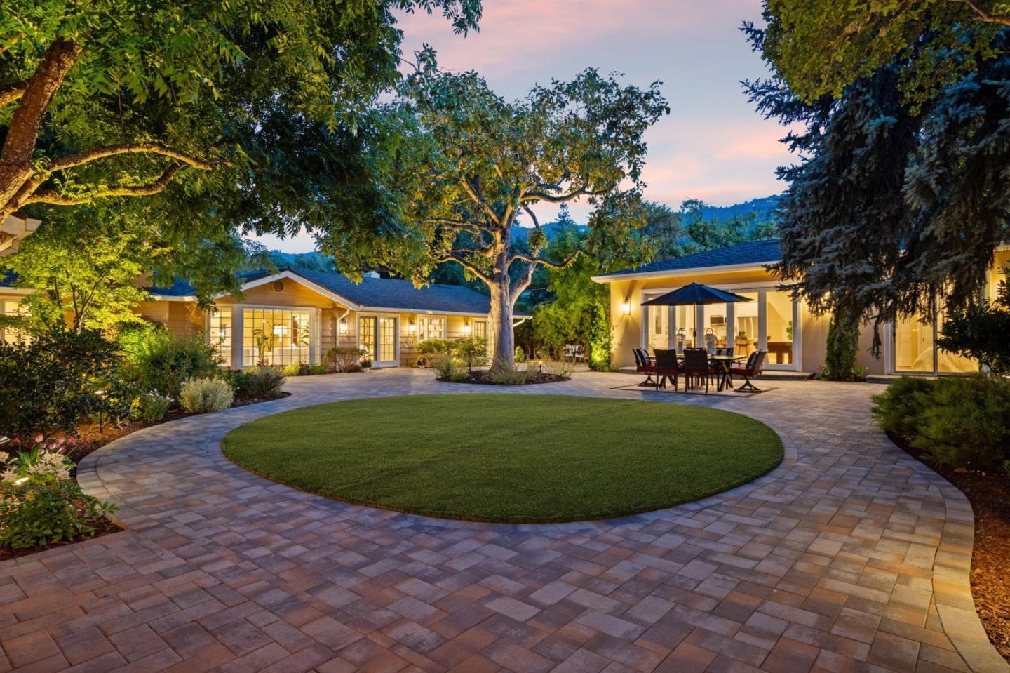 Detail Gallery Image 4 of 57 For 14811 Vickery Ave, Saratoga,  CA 95070 - 6 Beds | 5 Baths