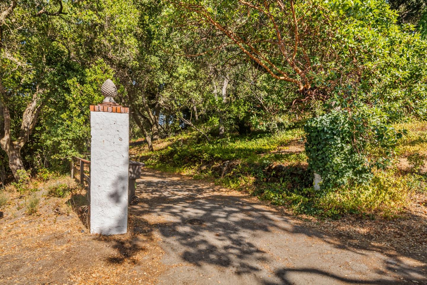 Detail Gallery Image 14 of 16 For 16497 S Kennedy Rd, Los Gatos,  CA 95030 - – Beds | – Baths