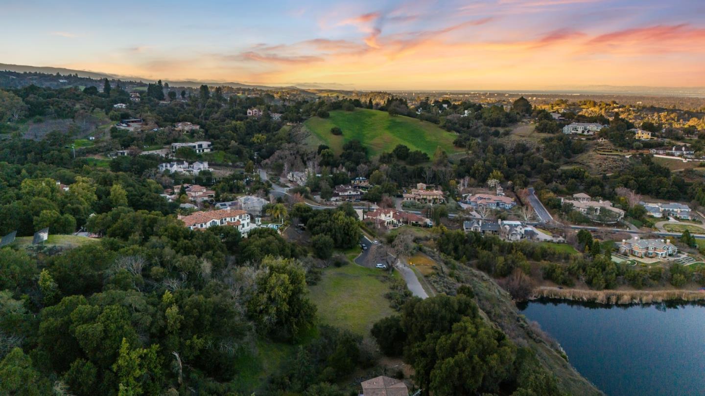 Detail Gallery Image 11 of 13 For 28120 Laura Ct, Los Altos Hills,  CA 94022 - – Beds | – Baths
