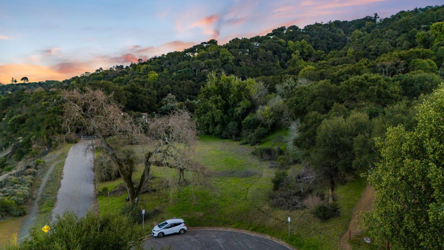 Detail Gallery Image 6 of 13 For 28120 Laura Ct, Los Altos Hills,  CA 94022 - – Beds | – Baths