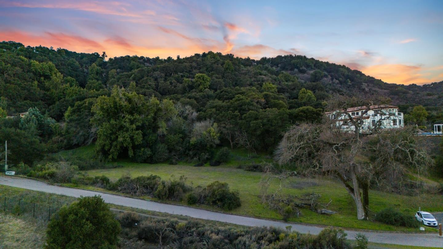 Detail Gallery Image 8 of 13 For 28120 Laura Ct, Los Altos Hills,  CA 94022 - – Beds | – Baths