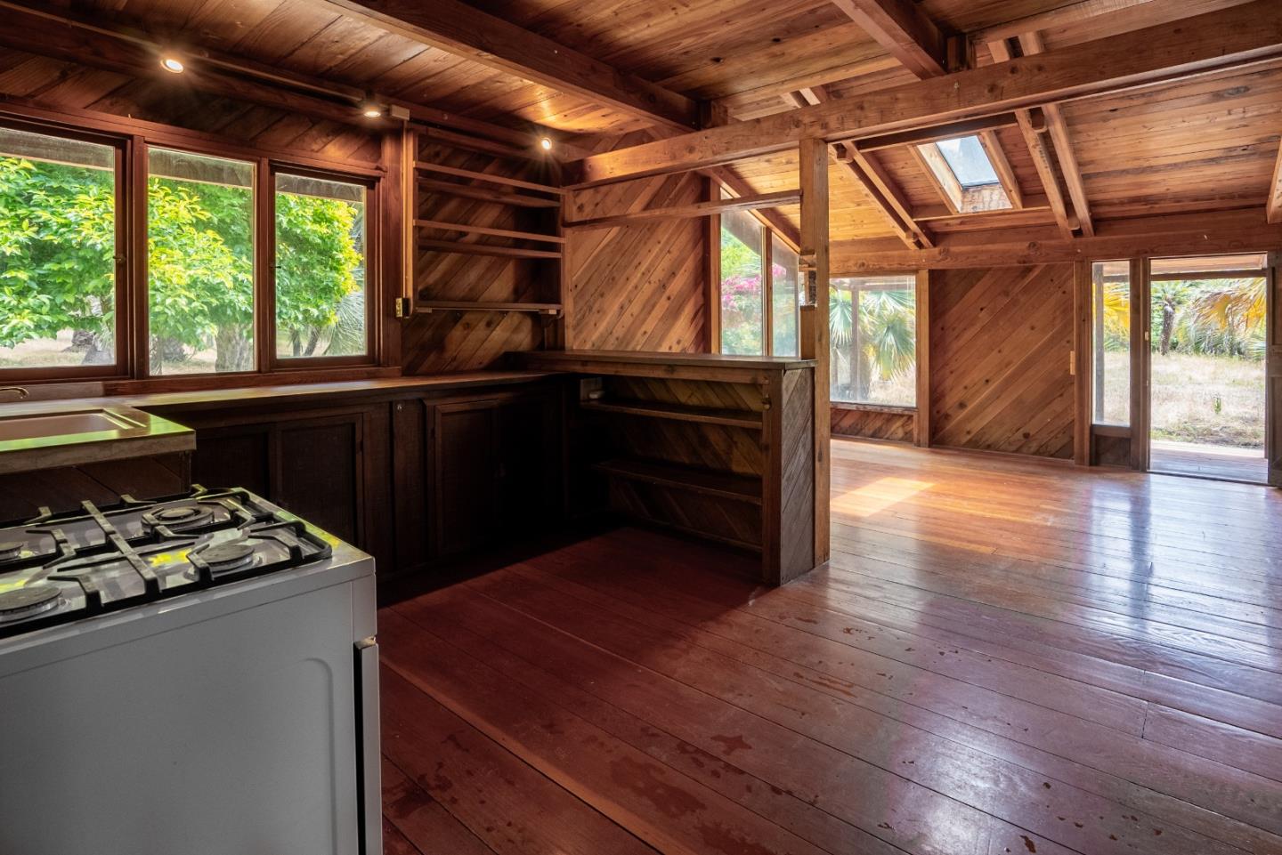 Detail Gallery Image 13 of 47 For 361 Red Hawk Ln, Aptos,  CA 95003 - 3 Beds | 2 Baths