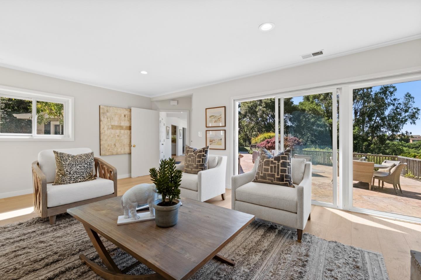 Detail Gallery Image 17 of 63 For 2900 Adeline Dr, Burlingame,  CA 94010 - 3 Beds | 2/1 Baths