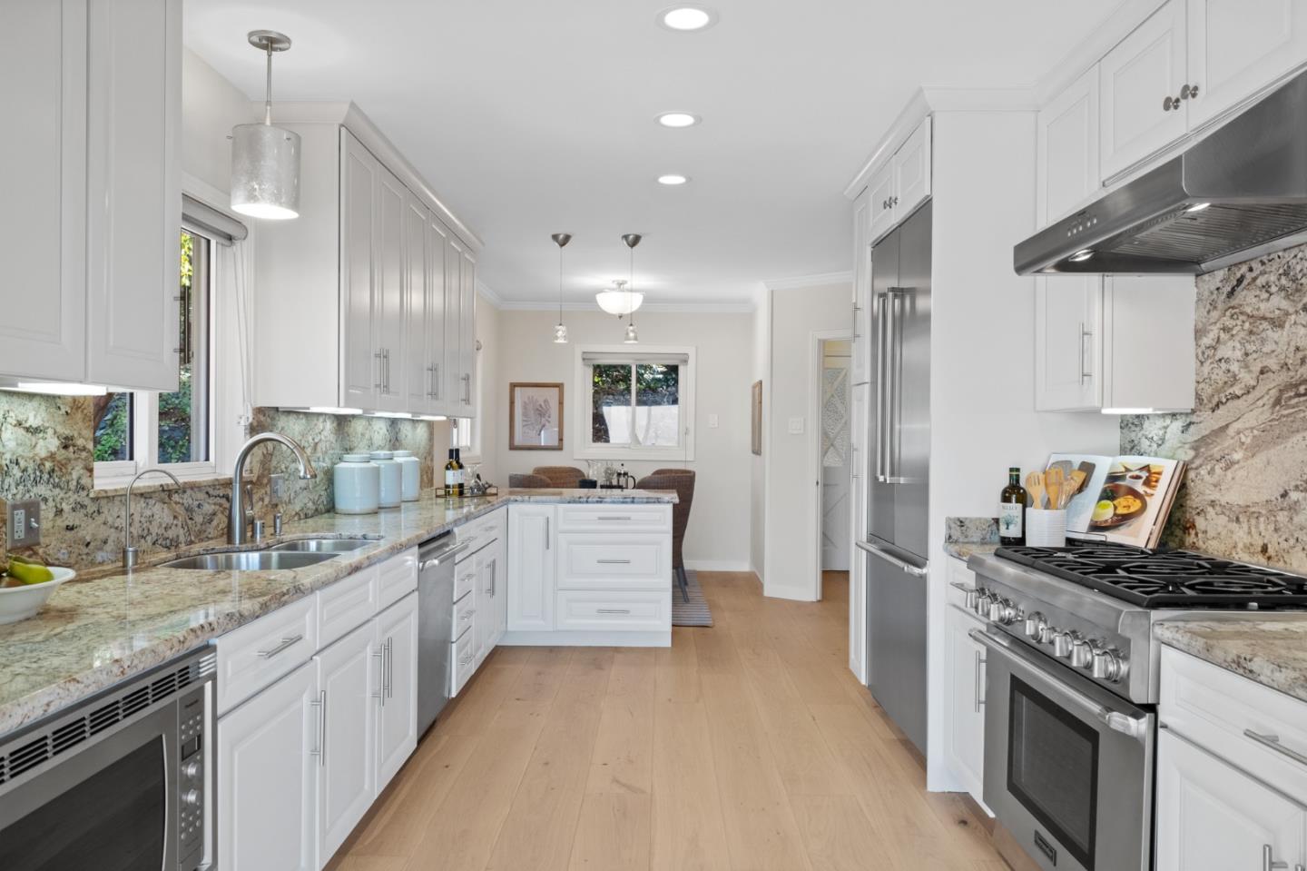 Detail Gallery Image 24 of 63 For 2900 Adeline Dr, Burlingame,  CA 94010 - 3 Beds | 2/1 Baths