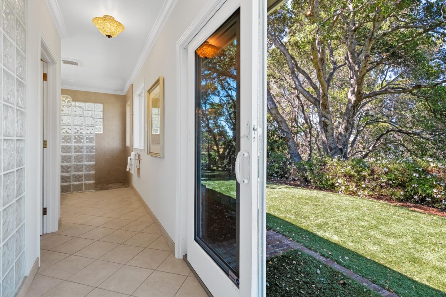 Detail Gallery Image 31 of 63 For 2900 Adeline Dr, Burlingame,  CA 94010 - 3 Beds | 2/1 Baths