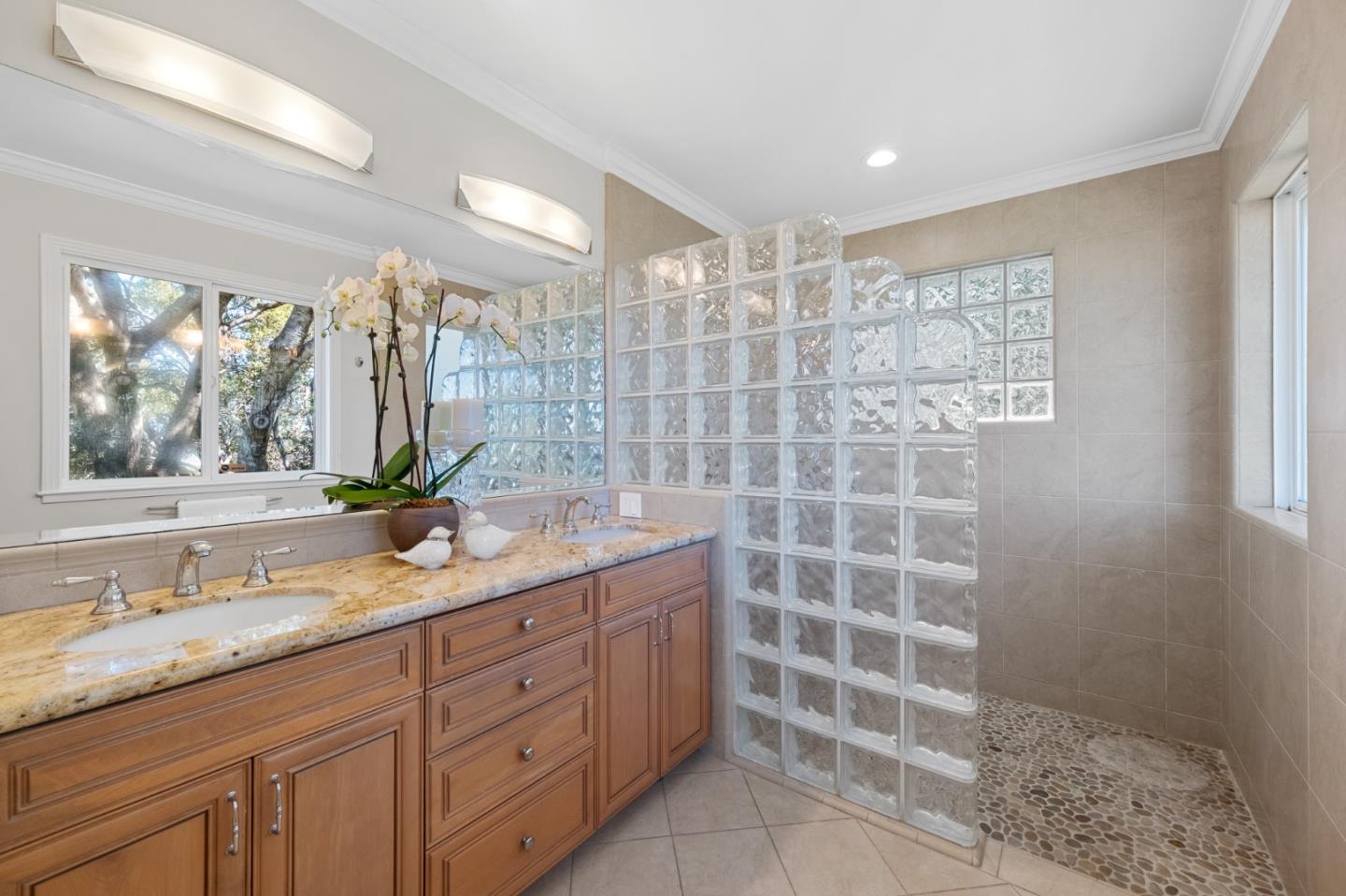 Detail Gallery Image 32 of 63 For 2900 Adeline Dr, Burlingame,  CA 94010 - 3 Beds | 2/1 Baths