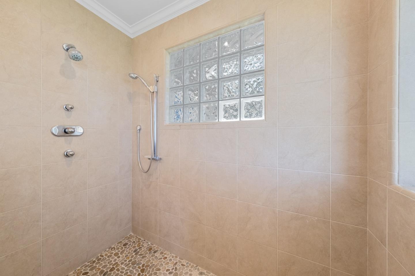 Detail Gallery Image 33 of 63 For 2900 Adeline Dr, Burlingame,  CA 94010 - 3 Beds | 2/1 Baths