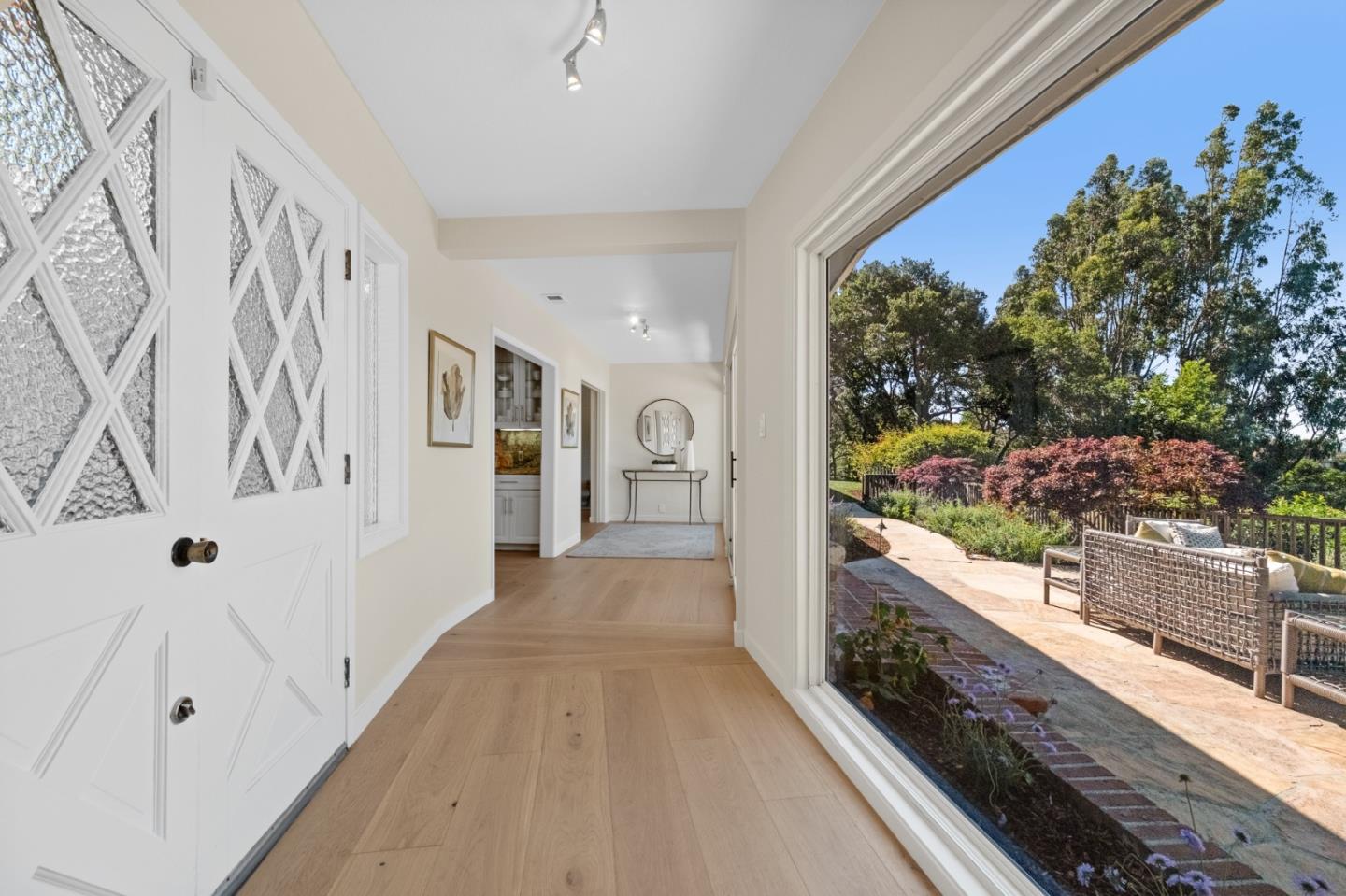 Detail Gallery Image 4 of 63 For 2900 Adeline Dr, Burlingame,  CA 94010 - 3 Beds | 2/1 Baths
