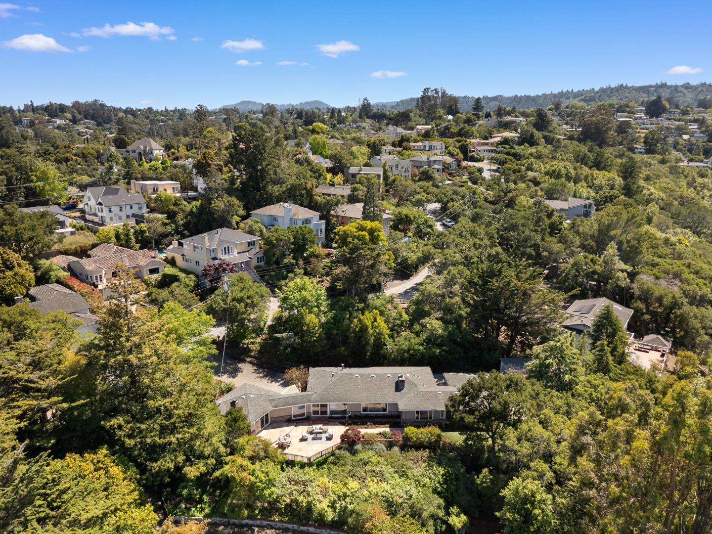 Detail Gallery Image 42 of 63 For 2900 Adeline Dr, Burlingame,  CA 94010 - 3 Beds | 2/1 Baths