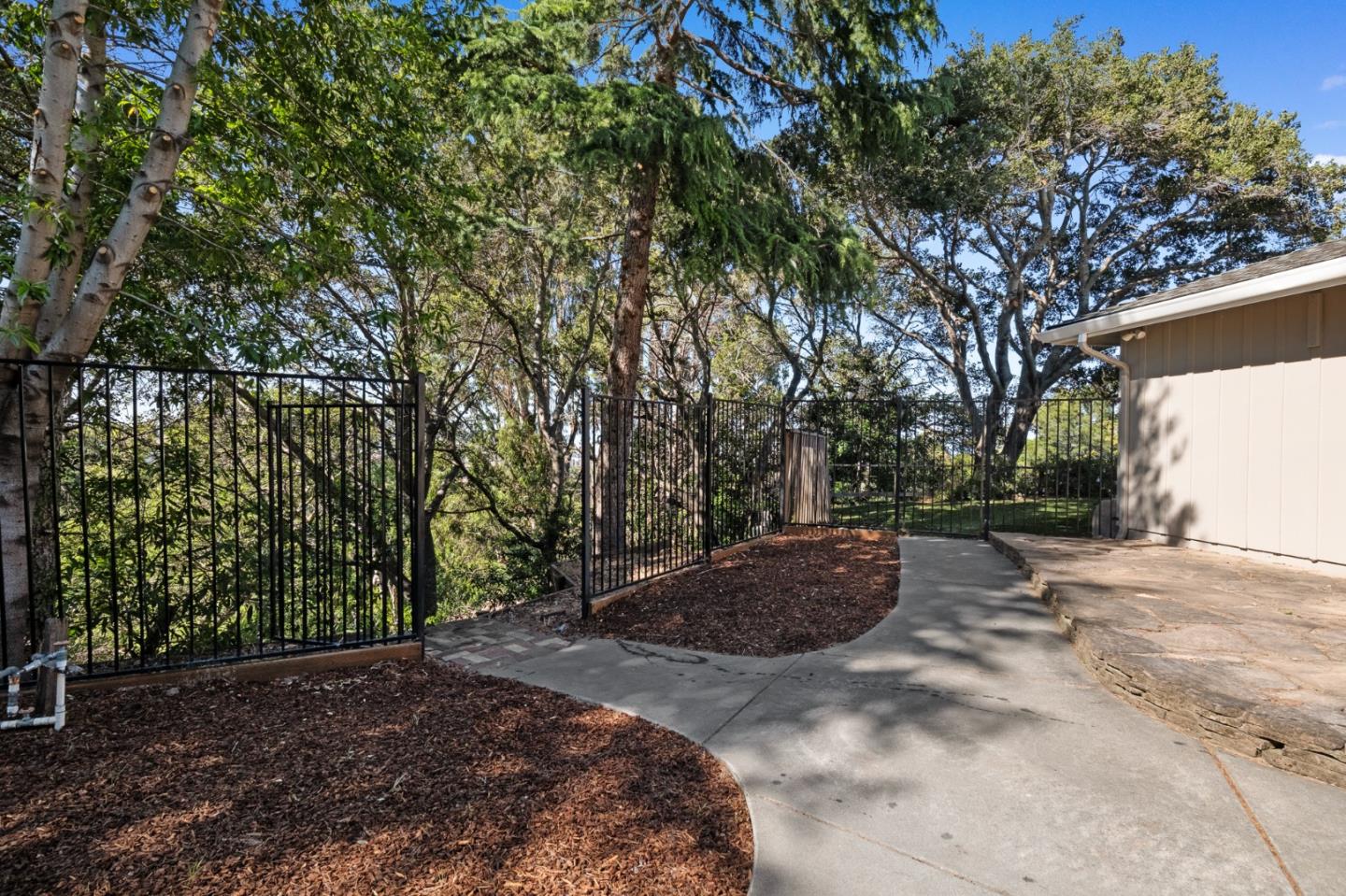 Detail Gallery Image 53 of 63 For 2900 Adeline Dr, Burlingame,  CA 94010 - 3 Beds | 2/1 Baths