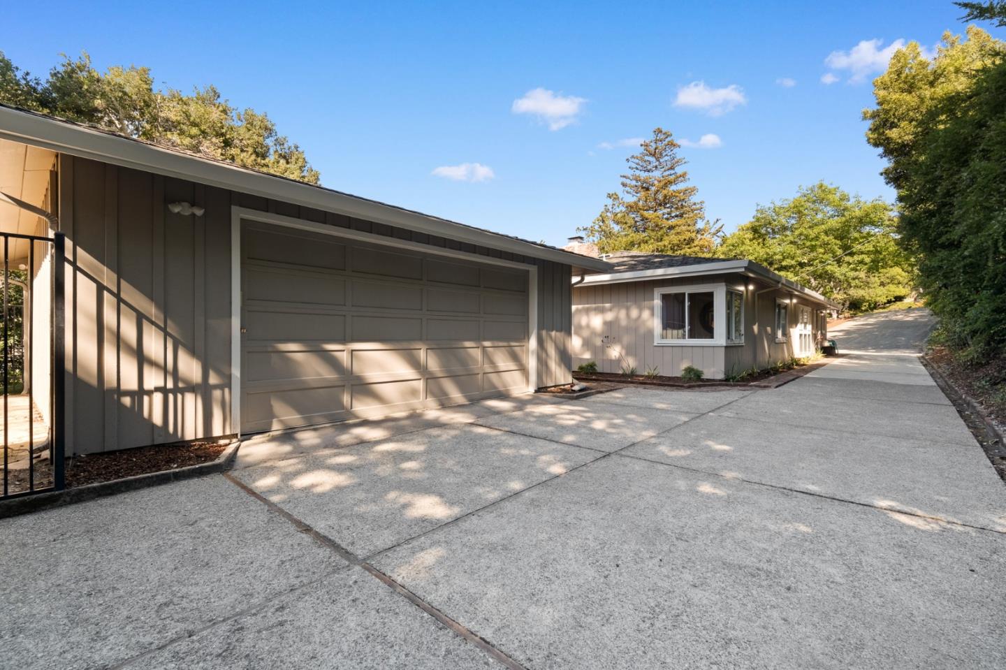 Detail Gallery Image 56 of 63 For 2900 Adeline Dr, Burlingame,  CA 94010 - 3 Beds | 2/1 Baths