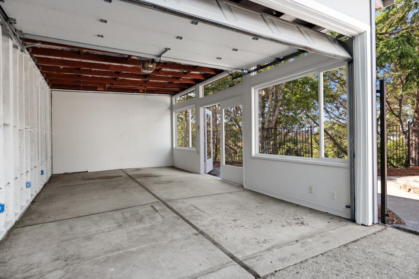 Detail Gallery Image 60 of 63 For 2900 Adeline Dr, Burlingame,  CA 94010 - 3 Beds | 2/1 Baths