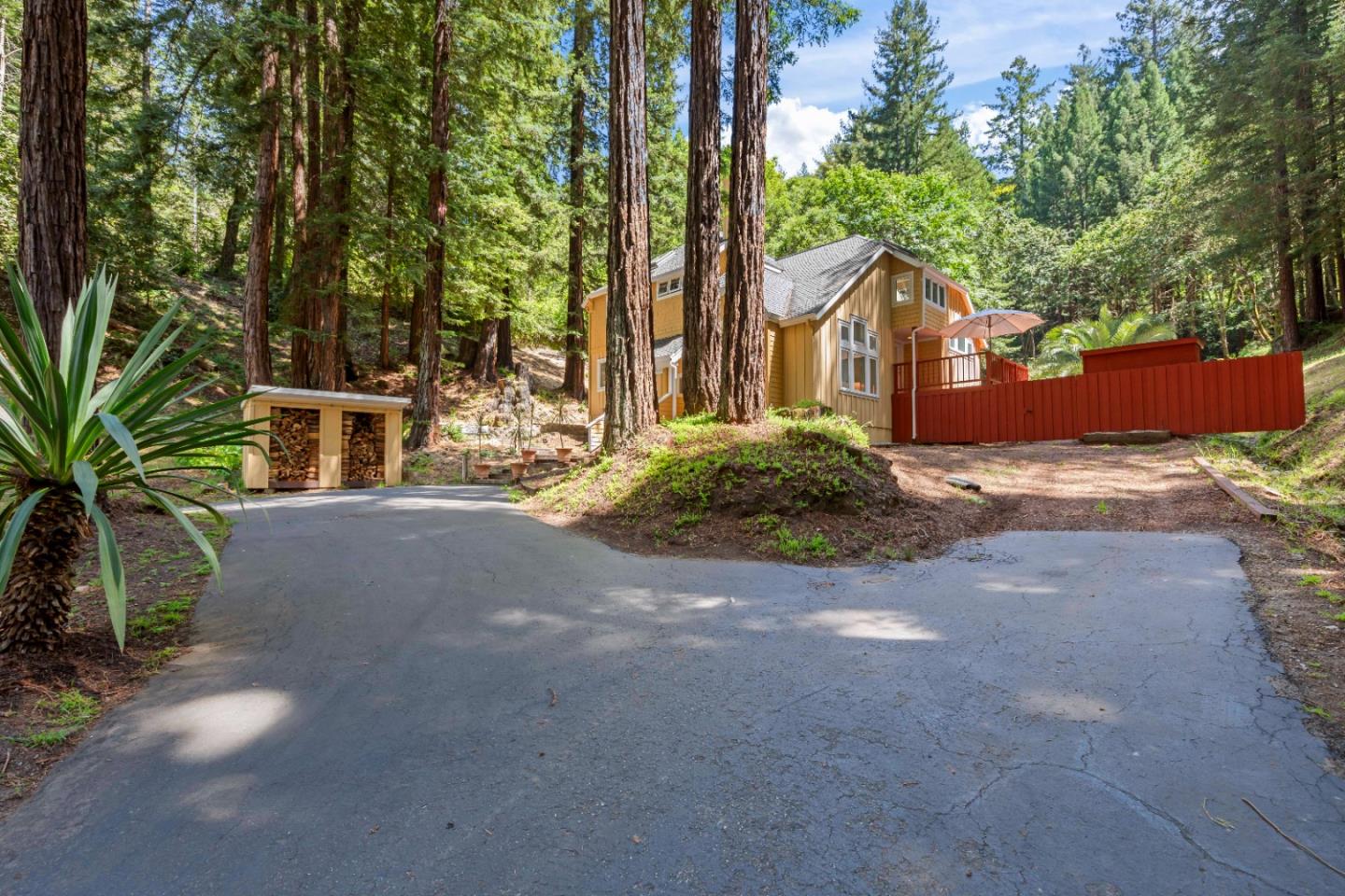 Detail Gallery Image 2 of 47 For 1860 Jarvis Rd, Santa Cruz,  CA 95065 - 3 Beds | 2 Baths