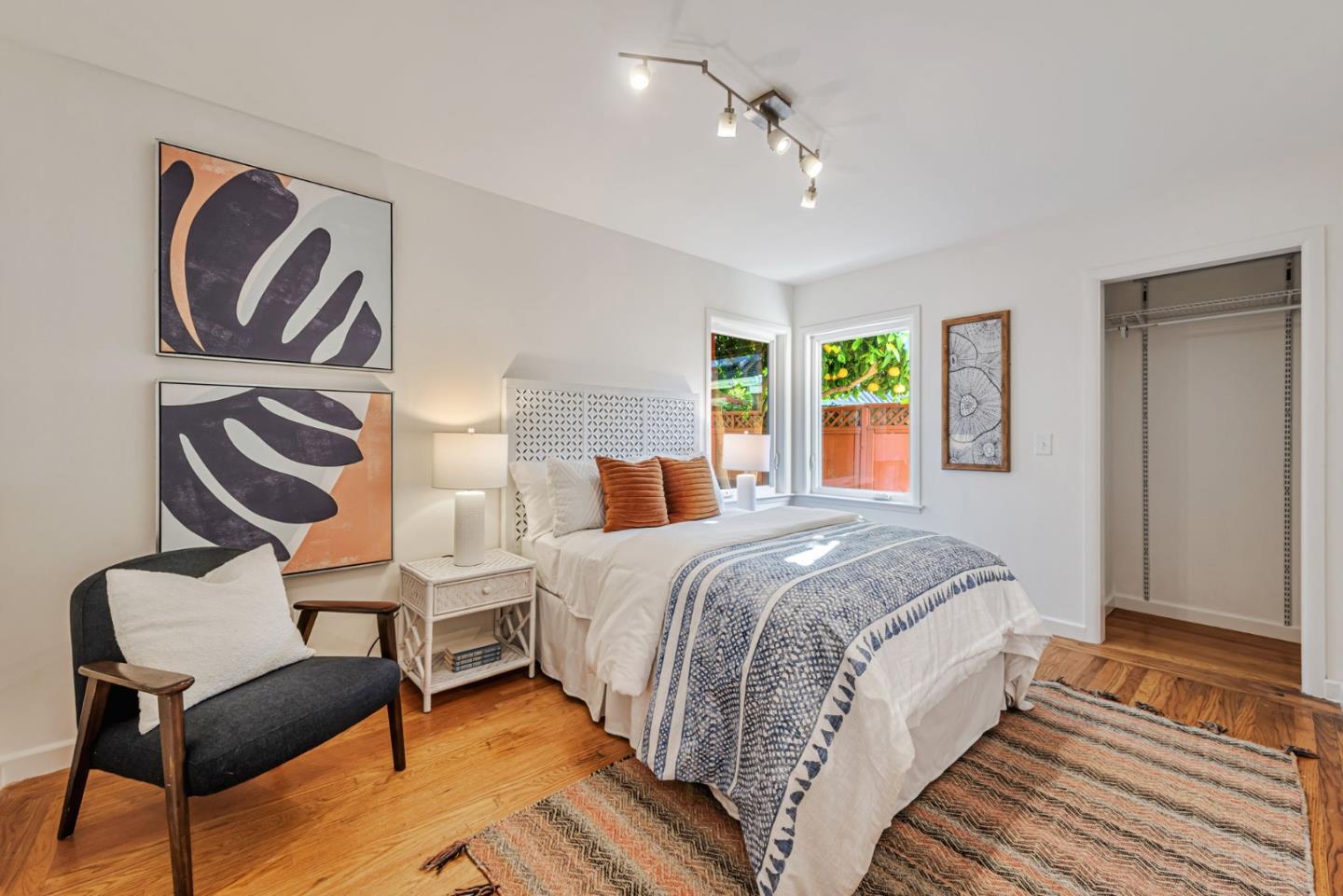 Detail Gallery Image 10 of 43 For 3704 Fair Oaks Ave, Menlo Park,  CA 94025 - 4 Beds | 2 Baths