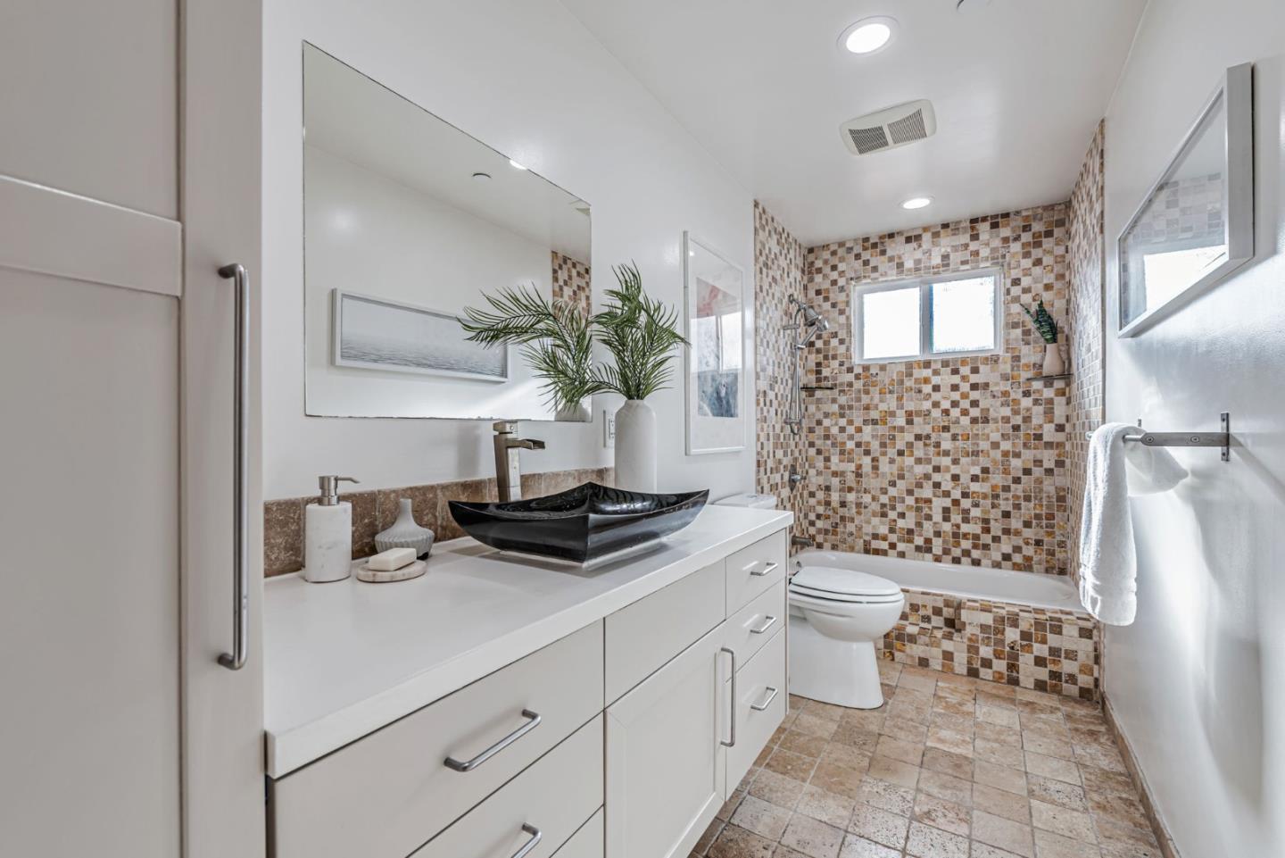 Detail Gallery Image 14 of 43 For 3704 Fair Oaks Ave, Menlo Park,  CA 94025 - 4 Beds | 2 Baths