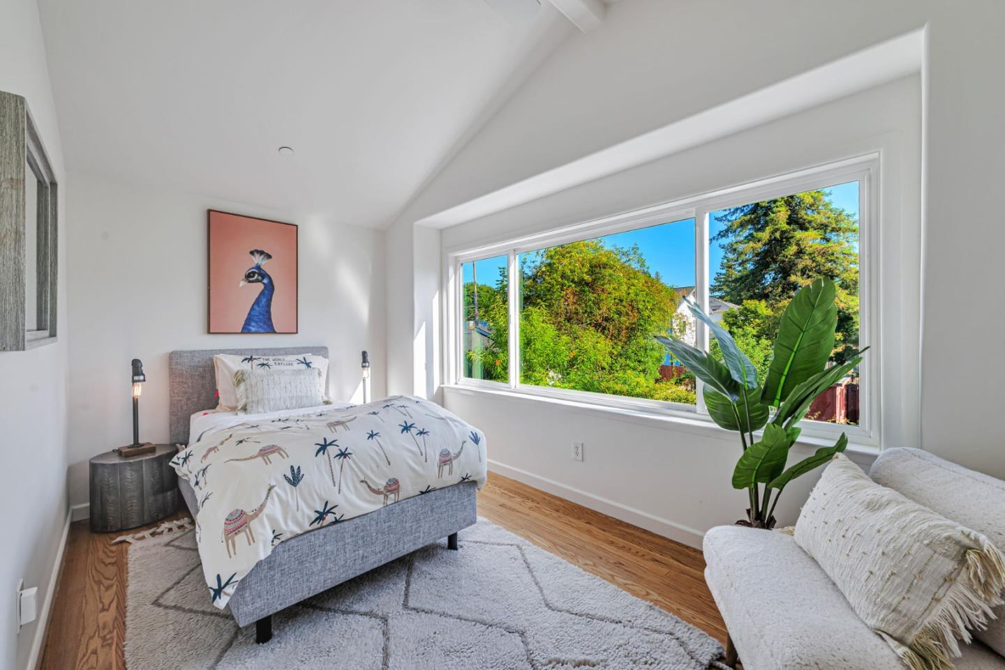 Detail Gallery Image 15 of 43 For 3704 Fair Oaks Ave, Menlo Park,  CA 94025 - 4 Beds | 2 Baths
