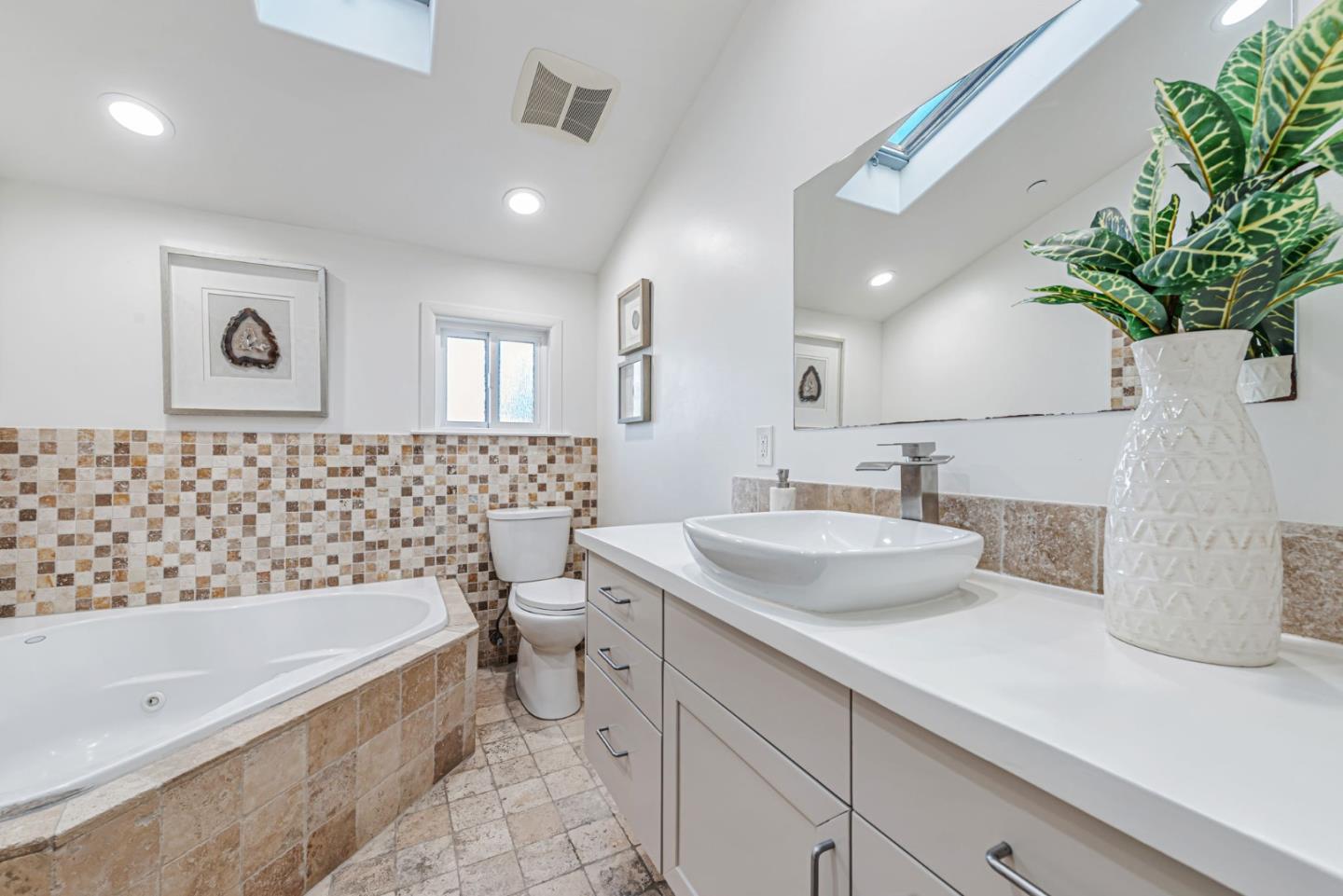 Detail Gallery Image 23 of 43 For 3704 Fair Oaks Ave, Menlo Park,  CA 94025 - 4 Beds | 2 Baths