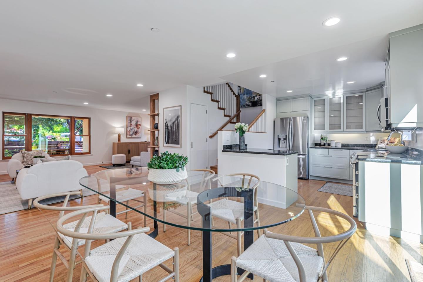 Detail Gallery Image 9 of 43 For 3704 Fair Oaks Ave, Menlo Park,  CA 94025 - 4 Beds | 2 Baths