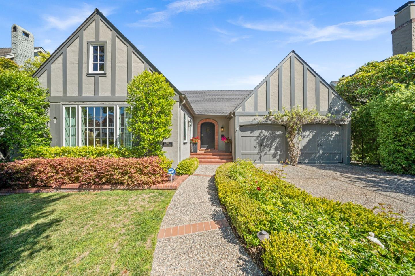 Detail Gallery Image 2 of 50 For 501 Cornell Ave, San Mateo,  CA 94402 - 4 Beds | 3/1 Baths