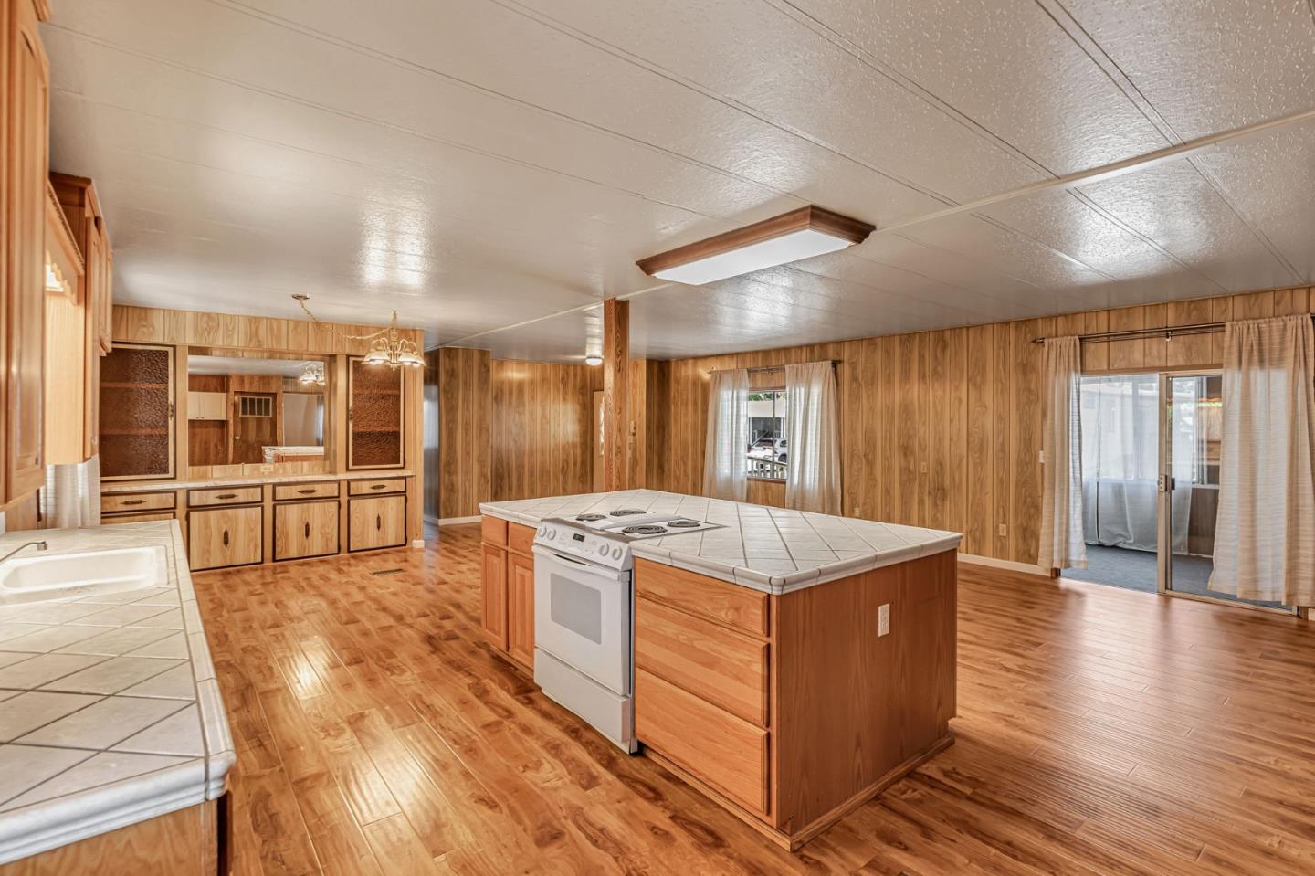 Detail Gallery Image 13 of 44 For 200 Burnett Ave #139,  Morgan Hill,  CA 95037 - 3 Beds | 2 Baths