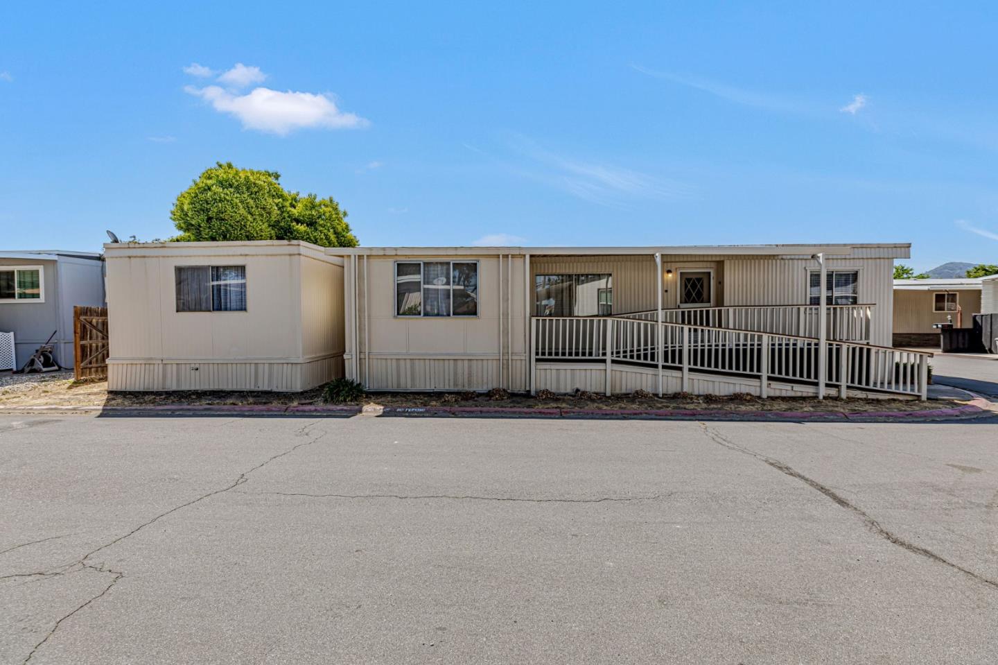 Detail Gallery Image 2 of 44 For 200 Burnett Ave #139,  Morgan Hill,  CA 95037 - 3 Beds | 2 Baths