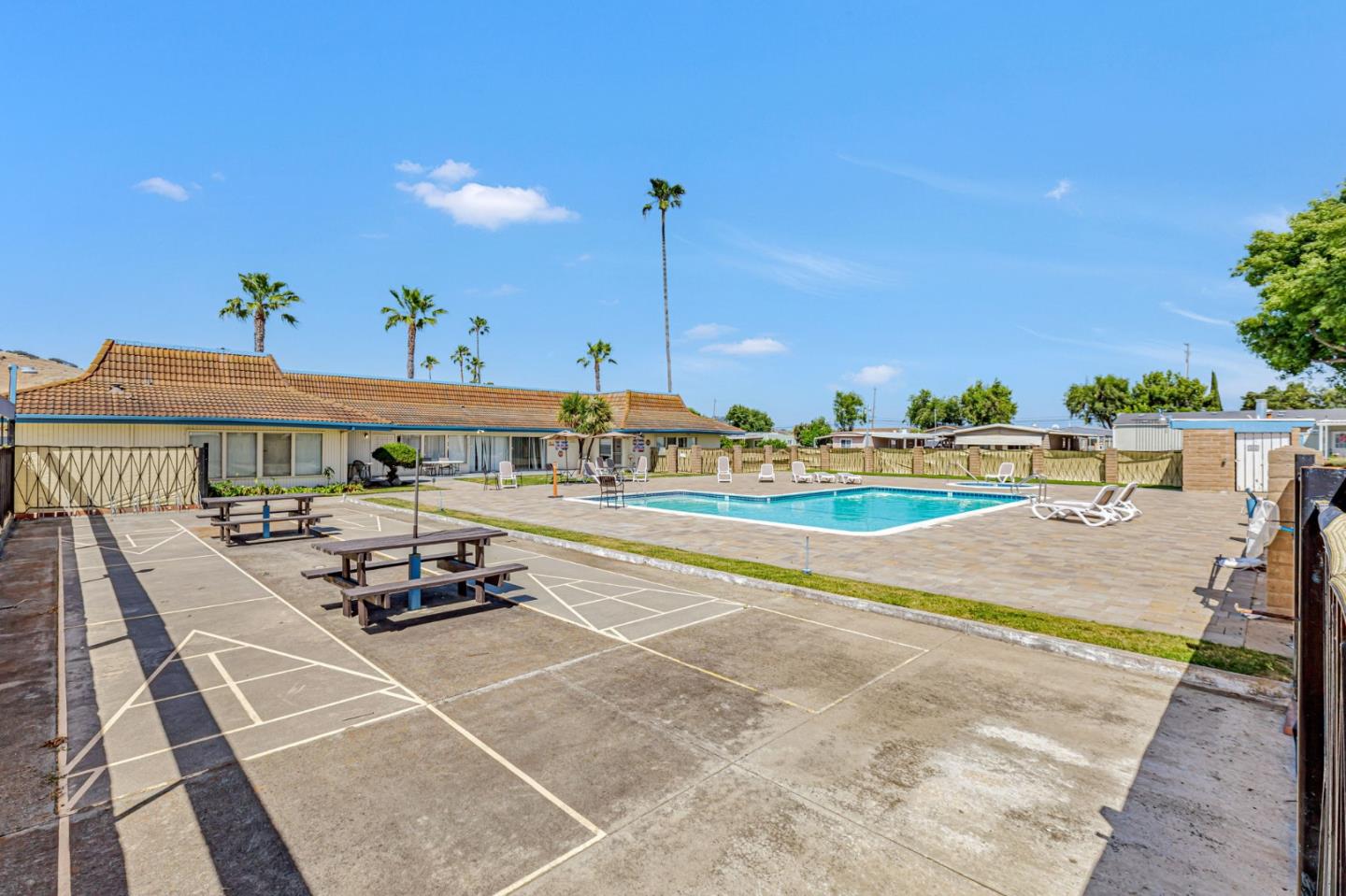 Detail Gallery Image 40 of 44 For 200 Burnett Ave #139,  Morgan Hill,  CA 95037 - 3 Beds | 2 Baths
