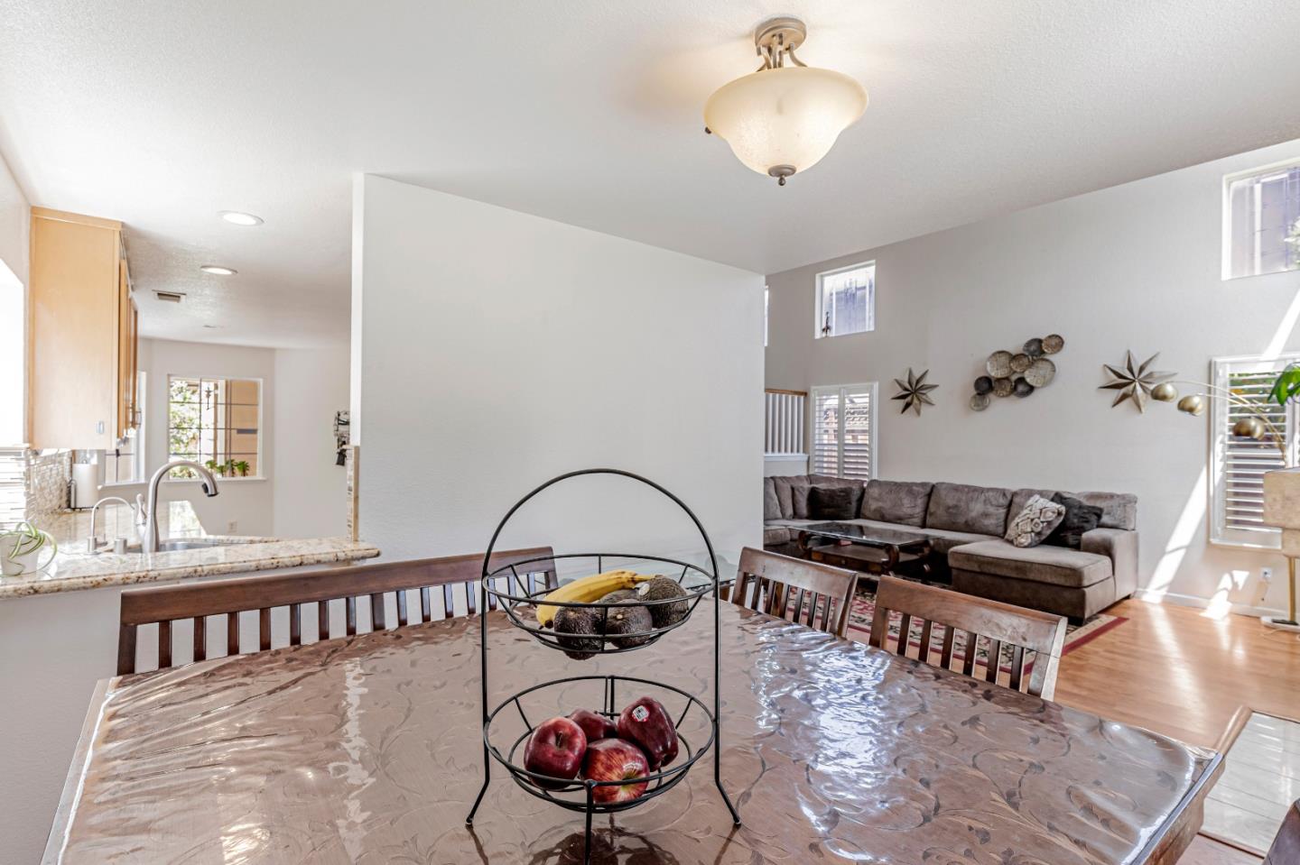 Detail Gallery Image 10 of 40 For 9360 Benbow Dr, Gilroy,  CA 95020 - 3 Beds | 2/1 Baths