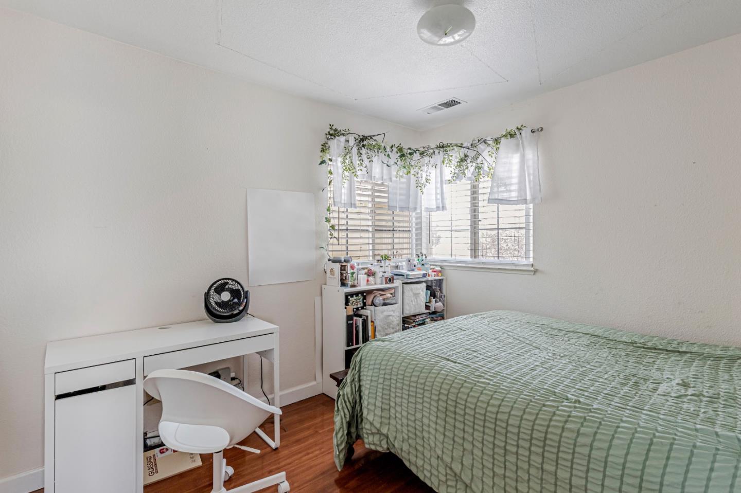Detail Gallery Image 21 of 40 For 9360 Benbow Dr, Gilroy,  CA 95020 - 3 Beds | 2/1 Baths