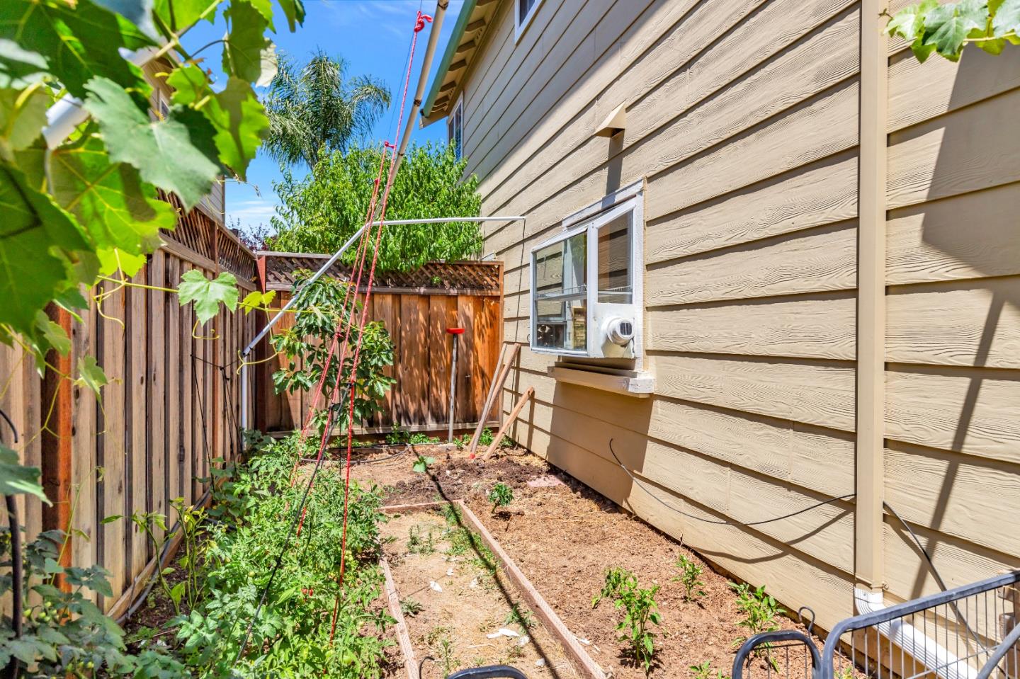 Detail Gallery Image 28 of 40 For 9360 Benbow Dr, Gilroy,  CA 95020 - 3 Beds | 2/1 Baths