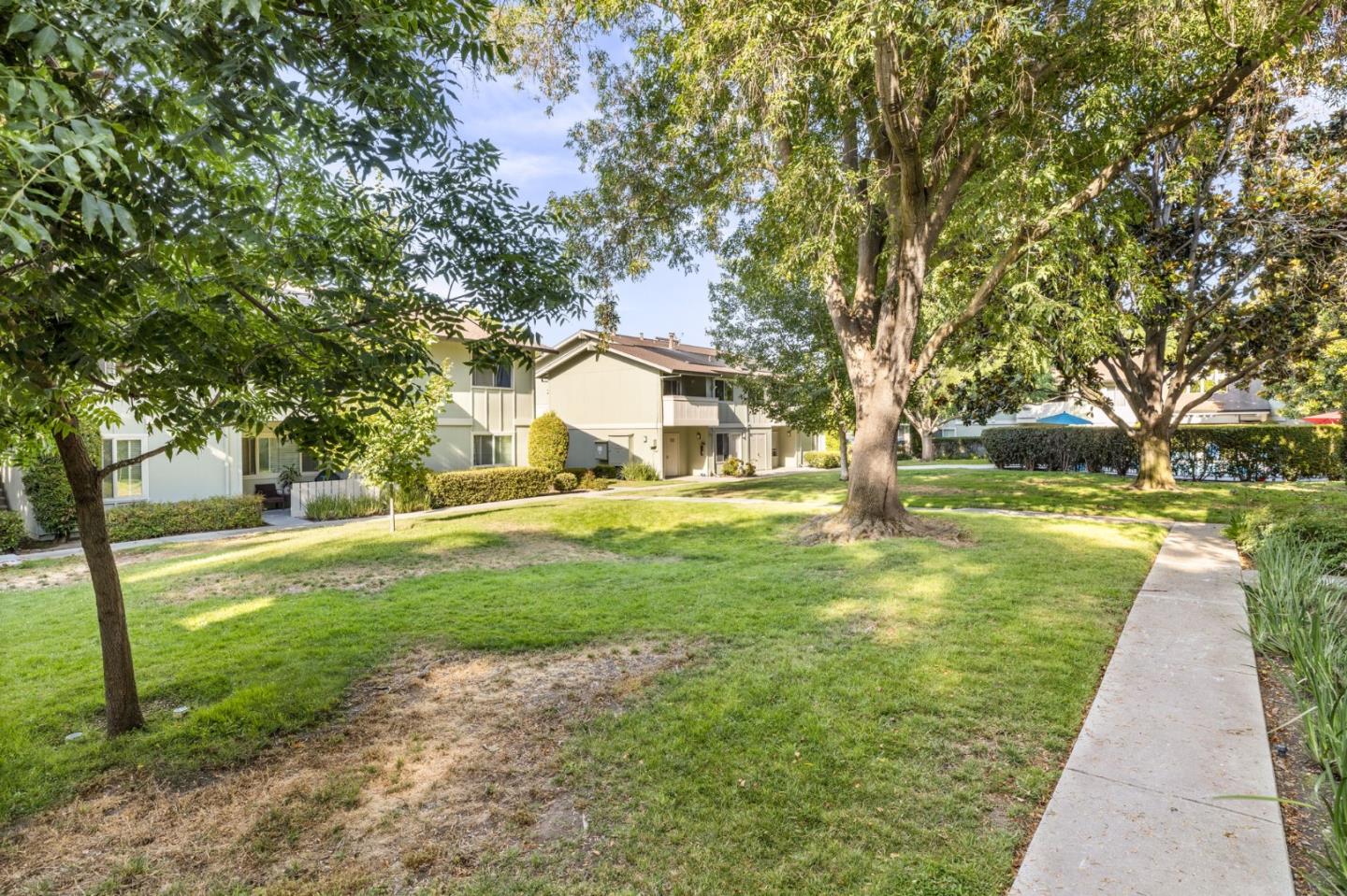 Detail Gallery Image 24 of 33 For 264 N Whisman Rd #26,  Mountain View,  CA 94043 - 2 Beds | 1 Baths