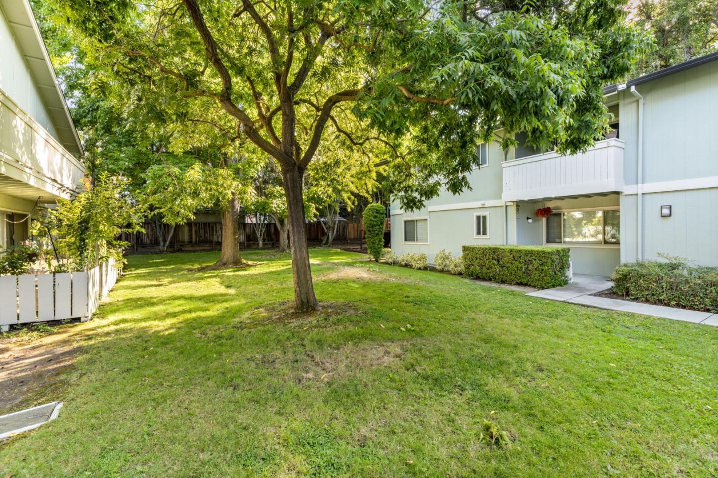 Detail Gallery Image 25 of 33 For 264 N Whisman Rd #26,  Mountain View,  CA 94043 - 2 Beds | 1 Baths