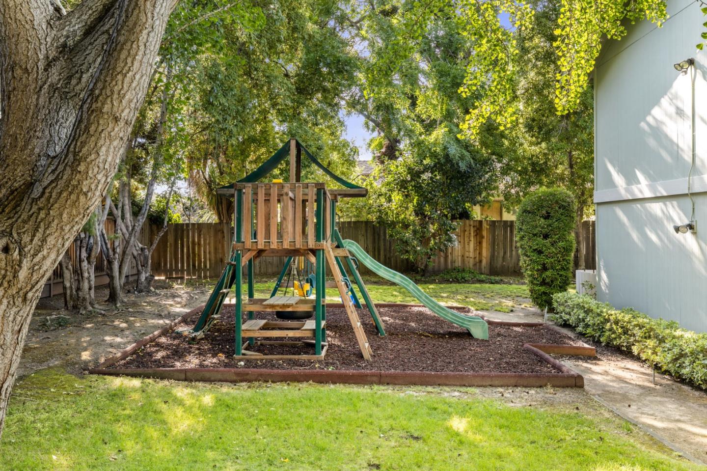 Detail Gallery Image 27 of 33 For 264 N Whisman Rd #26,  Mountain View,  CA 94043 - 2 Beds | 1 Baths