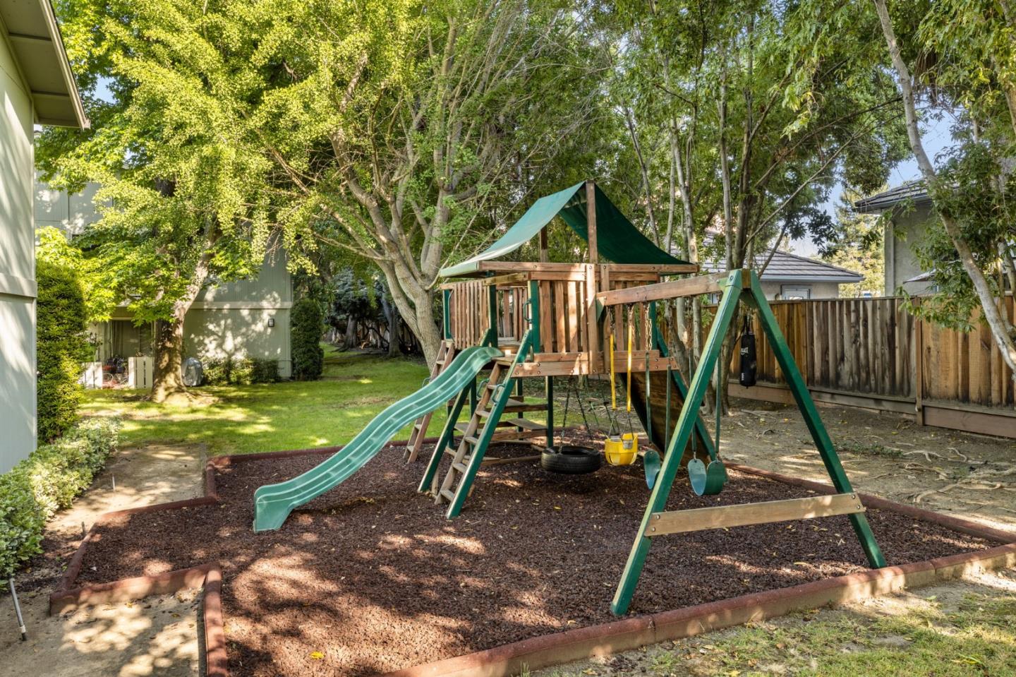 Detail Gallery Image 29 of 33 For 264 N Whisman Rd #26,  Mountain View,  CA 94043 - 2 Beds | 1 Baths