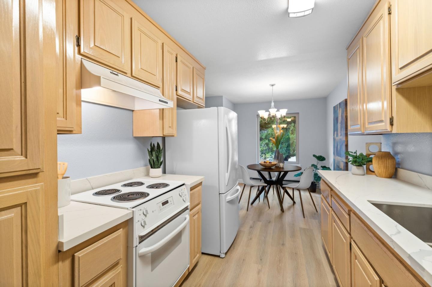 Detail Gallery Image 7 of 33 For 264 N Whisman Rd #26,  Mountain View,  CA 94043 - 2 Beds | 1 Baths